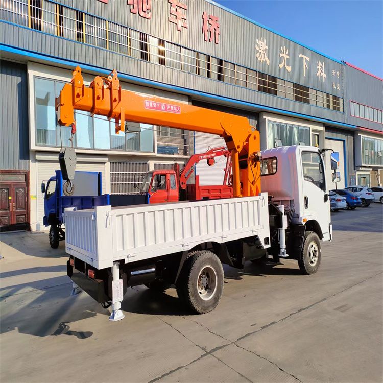 宏伟区三轮随车吊定制 农用改装机自备吊中瑞长期出售